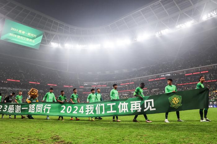 我会唱非洲歌曲、中国歌曲、塔希提歌曲、法国歌曲、德国歌曲，当然还有母亲教给我的歌。